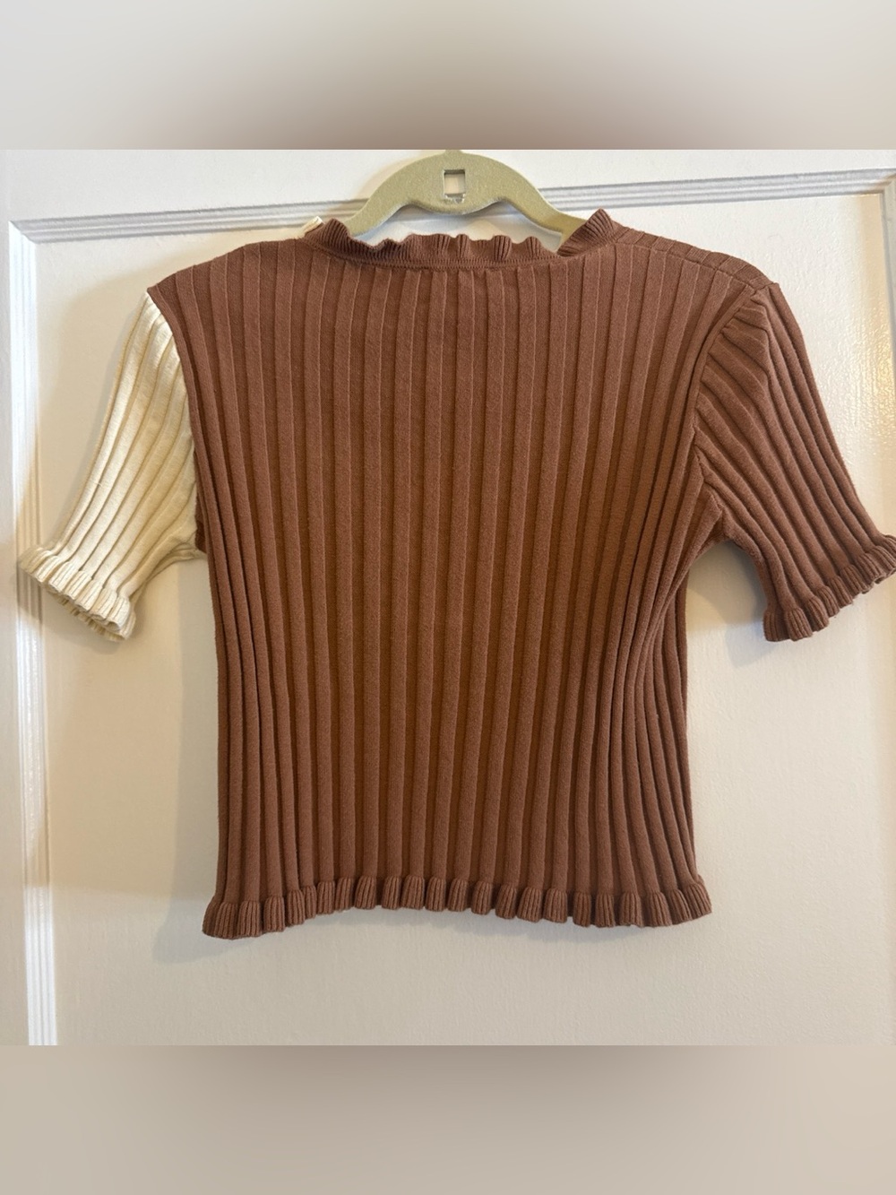 Two-Tone Ruffle Rib Knit Top - Brown & Cream - Picture 2 of 4
